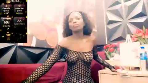 Snapshot of zuzu_angel chatting on 11-24-25, 11:10 pam online show from 11-24-25, 11:10