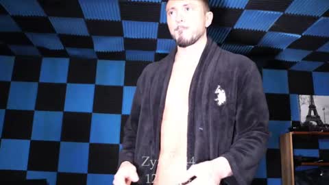 Snapshot of zyzz4444 chatting on 12-29-24, 07:22 Greek God online show from 12-29-24, 07:22