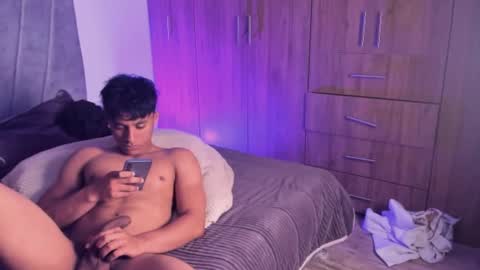 zyzz_1812 online show from 09-12-25, 11:04