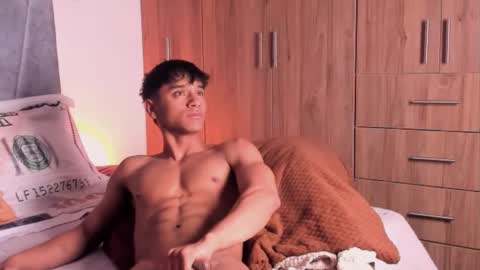 zyzz_1812 online show from 11-02-25, 03:42