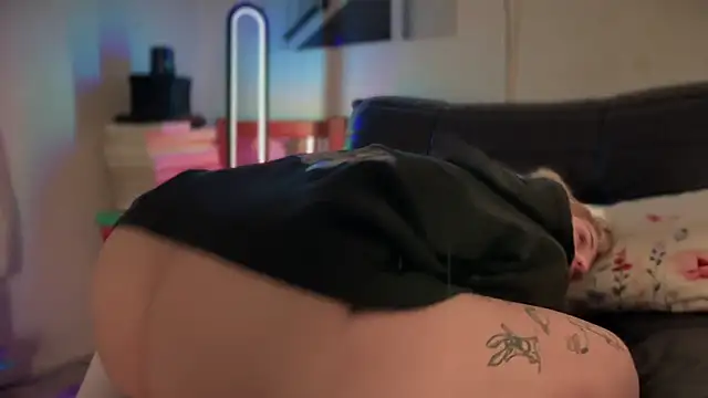 Mannarie Madsinn online show from 03-17-25, 02:08