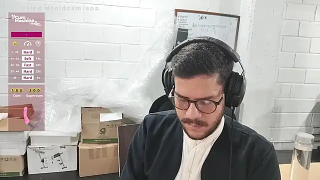 Snapshot of AndyHepburn chatting on 10-08-25, 01:53 AndyHepburn online show from 10-08-25, 01:53