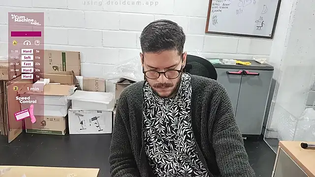 Snapshot of AndyHepburn chatting on 10-09-25, 04:27 AndyHepburn online show from 10-09-25, 04:27