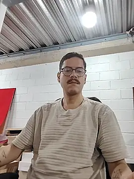 Snapshot of AndyHepburn chatting on 10-16-25, 02:40 AndyHepburn online show from 10-16-25, 02:40