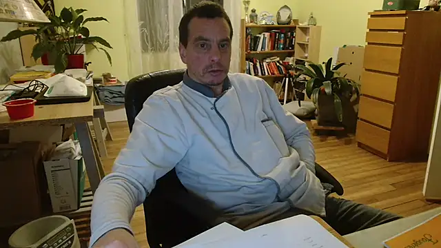 cloupefun online show from 01-04-25, 04:44