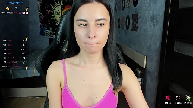 Snapshot of Horny_Nikki_ chatting on 12-18-24, 08:20 Horny Nikki online show from 12-18-24, 08:20