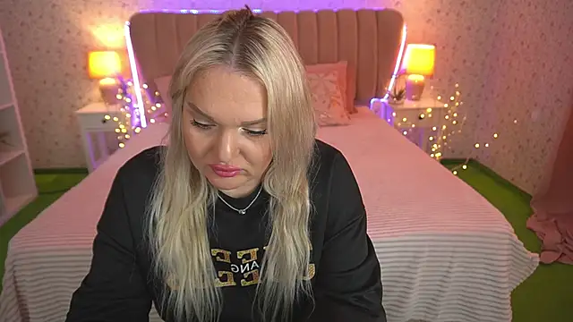 MissyMartinez online show from 03-19-25, 07:18