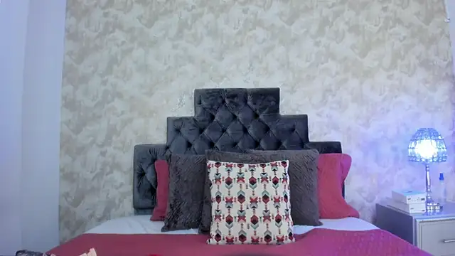 Snapshot of elizabeth_coleman chatting on 12-16-25, 07:30 elizabeth coleman online show from 12-16-25, 07:30