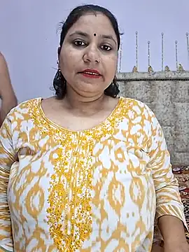 Snapshot of MOM-SUN-COUPLE chatting on 03-21-25, 05:23 MOM-SUN-COUPLE online show from 03-21-25, 05:23