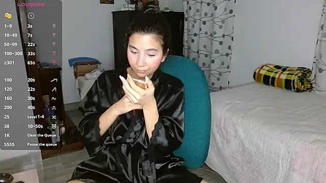 mia  lopez  online show from 12-04-24, 12:08