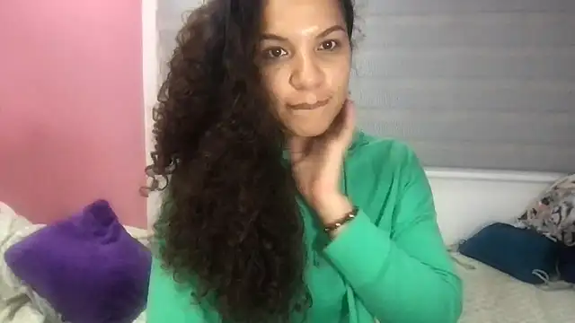 Snapshot of gatubelahot chatting on 09-24-25, 02:15 gatubelahot online show from 09-24-25, 02:15