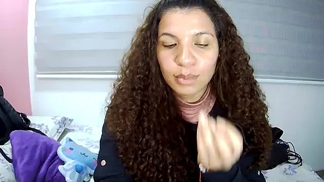 Snapshot of gatubelahot chatting on 10-24-25, 02:30 gatubelahot online show from 10-24-25, 02:30