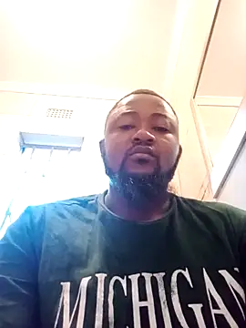 Snapshot of douksm chatting on 01-27-25, 03:47 douksm online show from 01-27-25, 03:47