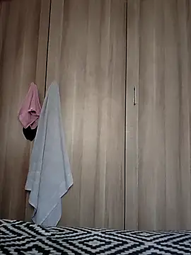 Snapshot of douksm chatting on 09-28-25, 07:03 douksm online show from 09-28-25, 07:03