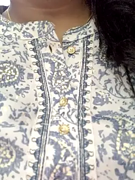 Snapshot of Lakhsmii chatting on 03-10-25, 02:17 Lakhsmii online show from 03-10-25, 02:17