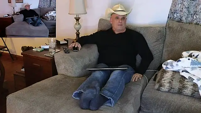 Foxhunt99 online show from 01-15-25, 03:11