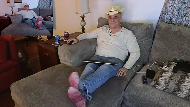 Foxhunt99 online show from 02-08-25, 02:58