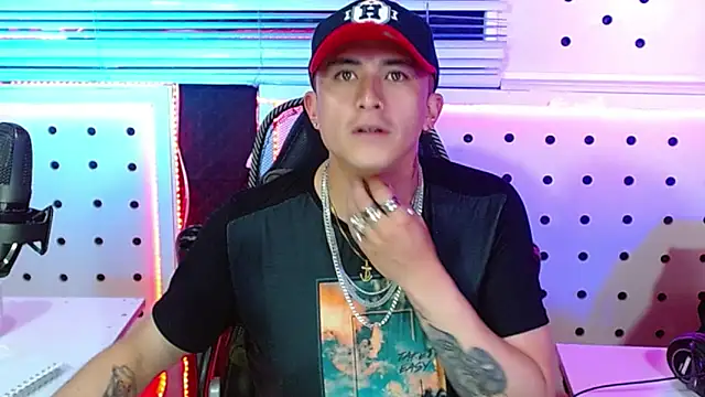 Darko0717 online show from 11-26-25, 02:01