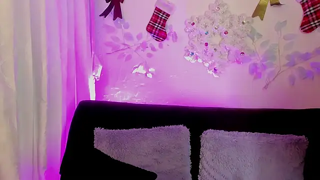 Snapshot of Cata_green chatting on 12-16-24, 10:45 Cata green online show from 12-16-24, 10:45