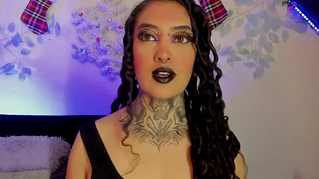 Snapshot of Cata_green chatting on 12-19-24, 06:34 Cata green online show from 12-19-24, 06:34