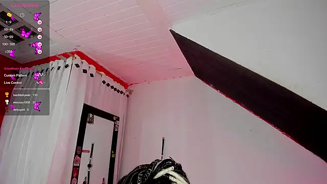 Snapshot of Cata_green chatting on 03-19-25, 12:04 Cata green online show from 03-19-25, 12:04