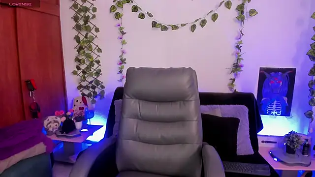 Snapshot of Cata_green chatting on 09-15-25, 07:58 Cata green online show from 09-15-25, 07:58