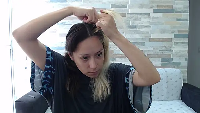 MommyMiaWs online show from 10-05-25, 01:09