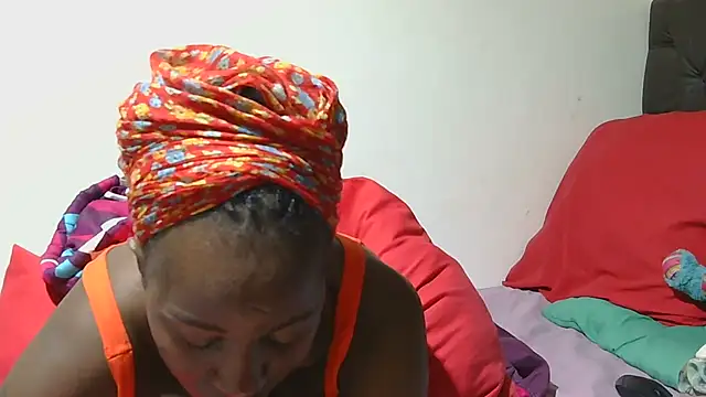 sluttylaura21 online show from 09-20-25, 08:10