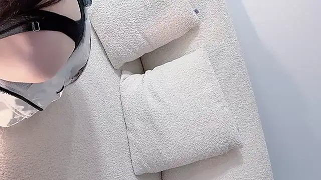 Serena-AU online show from 10-28-25, 02:53