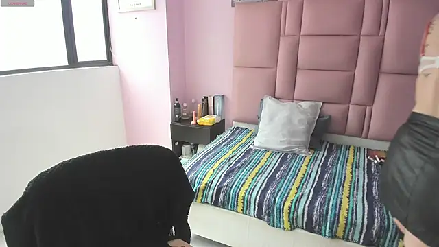 Snapshot of samanthaanderson_ chatting on 02-15-25, 04:23 samanthaanderson  online show from 02-15-25, 04:23