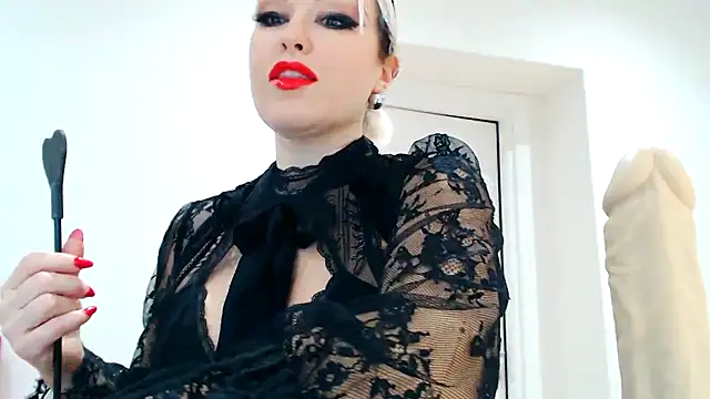 MissKateX online show from 01-31-25, 10:52