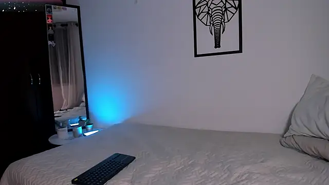 emilybae  online show from 10-28-25, 12:47