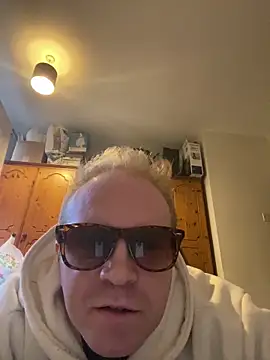 Snapshot of C_Huntsman chatting on 02-04-25, 08:35 C Huntsman online show from 02-04-25, 08:35