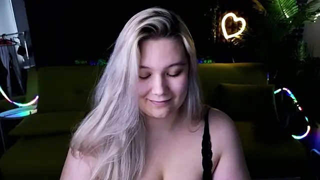 DjennaPalme online show from 12-18-24, 05:04