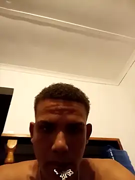 Snapshot of Linex06 chatting on 02-25-26, 05:44 Linex06 online show from 02-25-26, 05:44