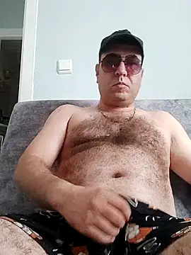 Snapshot of fraud705 chatting on 09-12-25, 12:38 fraud705 online show from 09-12-25, 12:38