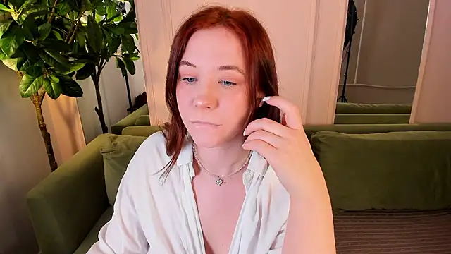 Snapshot of Pretty_Alison chatting on 02-11-26, 02:11 Pretty Alison online show from 02-11-26, 02:11