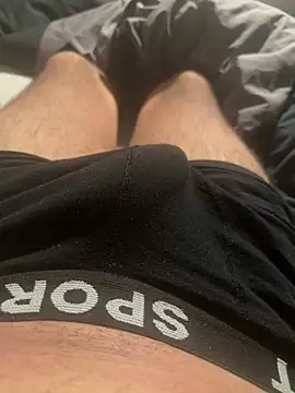 Snapshot of spritzerboy23 chatting on 12-17-25, 09:43 spritzerboy23 online show from 12-17-25, 09:43