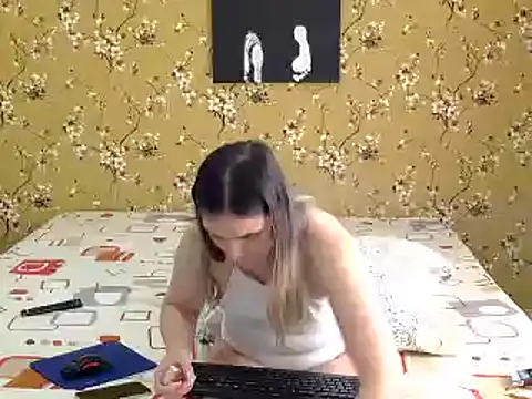 Snapshot of Karlabby chatting on 02-19-25, 10:56 Karlabby online show from 02-19-25, 10:56