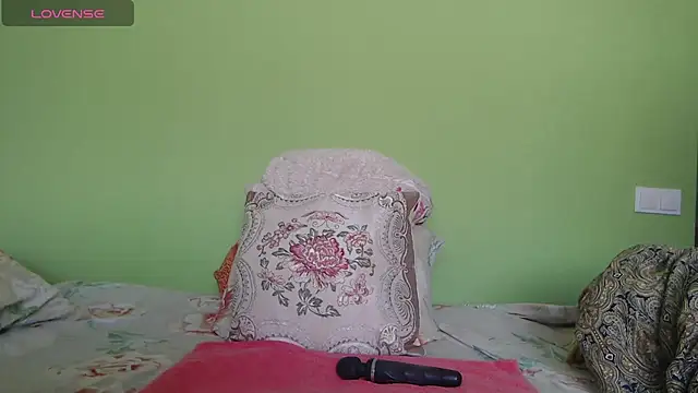 Snapshot of Sandra_Carina chatting on 02-19-26, 10:44 Sandra Carina online show from 02-19-26, 10:44