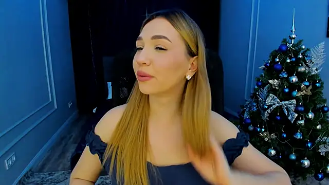 Snapshot of GracefulLook chatting on 12-24-24, 03:38 GracefulLook online show from 12-24-24, 03:38