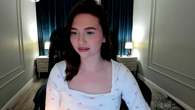 Snapshot of GracefulLook chatting on 02-04-25, 04:08 GracefulLook online show from 02-04-25, 04:08