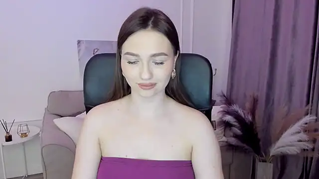 Snapshot of GracefulLook chatting on 03-03-25, 05:39 GracefulLook online show from 03-03-25, 05:39