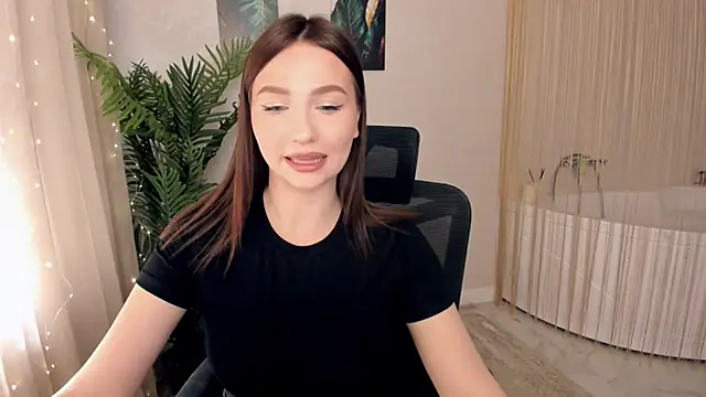 Snapshot of GracefulLook chatting on 03-20-25, 04:29 GracefulLook online show from 03-20-25, 04:29