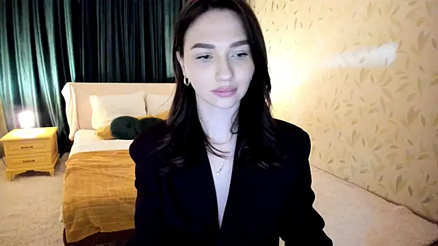 Snapshot of GracefulLook chatting on 10-04-25, 07:45 GracefulLook online show from 10-04-25, 07:45