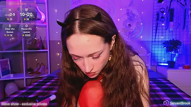 Snapshot of ServantBrook chatting on 02-25-25, 06:03 ServantBrook online show from 02-25-25, 06:03