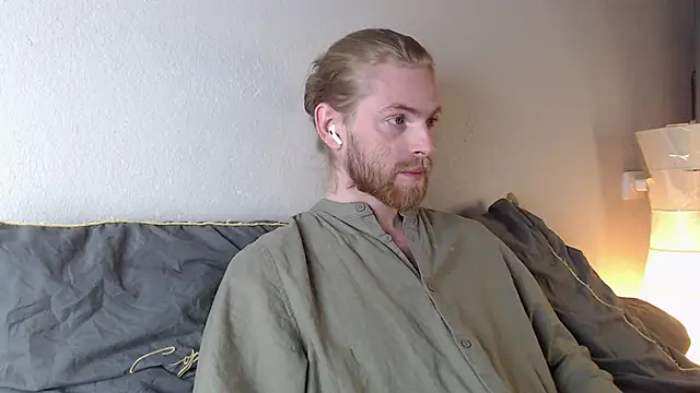 Snapshot of Damien_Bi chatting on 10-24-25, 08:38 Damien Bi online show from 10-24-25, 08:38