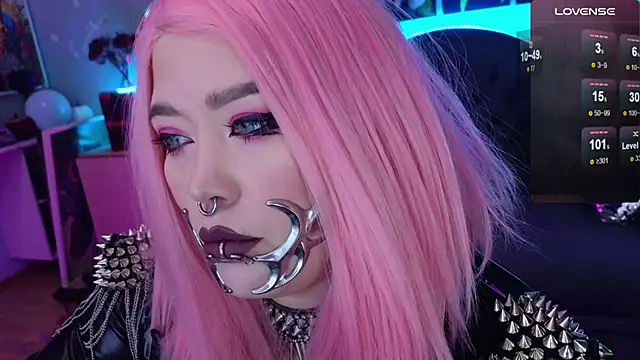 wickedxqueen online show from 12-11-24, 04:49