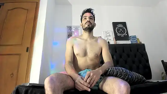 JohanyLatino online show from 01-13-25, 05:23