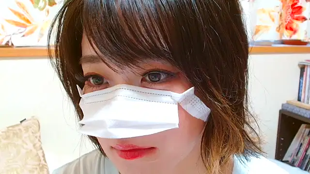 Snapshot of liliyRiSAcha-n chatting on 09-10-25, 08:03 liliyRiSAcha-n online show from 09-10-25, 08:03